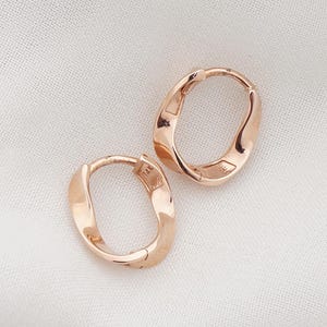 14K Solid Gold Twist Hoop Earrings , Dainty Twist Earrings, Minimalist Gold Earrings, dainty Hoops, Solid gold Huggie, gift for her