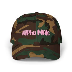 Gorra de papá Alpha Male / Gorra divertida con letras de burbuja rosa para una moda atrevida y divertida / 100 % algodón, ajuste de perfil bajo, gorra unisex bordada