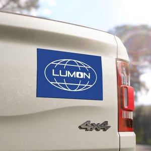 Lumon-Automagnet, Abbruch inspiriertes Marineblau mit weißem Logo, 2 Größen erhältlich, langlebiges wetterfestes Vinyl für Fans der TV-Serie