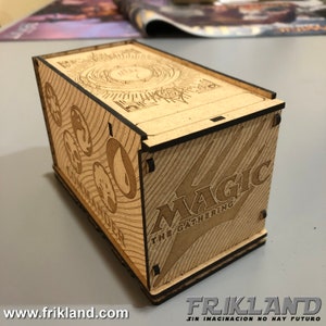 Magic the Gathering Commander EDH – Ultimate Deck Box