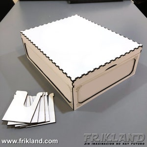 LCG Storage Premium Box (3 miejsca na karty portretowe)