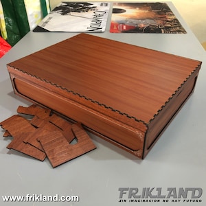 LCG Storage Magna Box (4 miejsca na karty w układzie poziomym)
