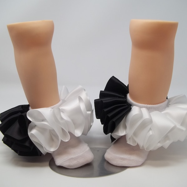 Girls Black and White ruffle tutu socks/infant ruffle socks. Tutu socks Black and White anklets