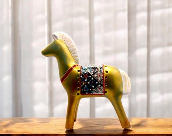 白馬 白珊瑚彫刻-馬（置物）