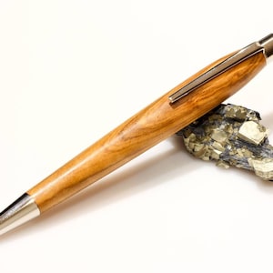 Edler Kugelschreiber aus Oliven Holz