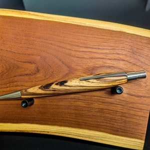 Edler Kugelschreiber aus Zebrano Holz - Handmade aus dem Allgäu