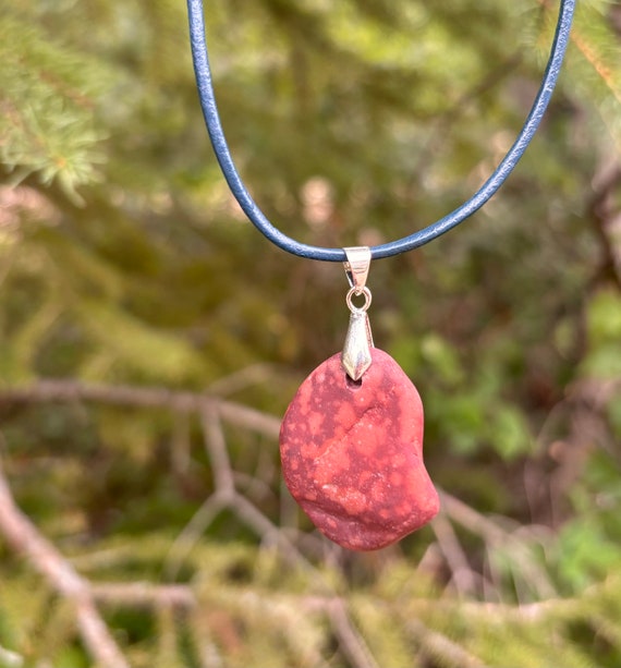 Red rock necklace discount
