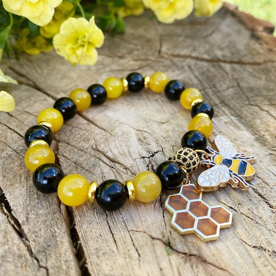Beaded chain bracelet with bee charm -Women-Gold-Gift-Fashion- By Karine  Sultan