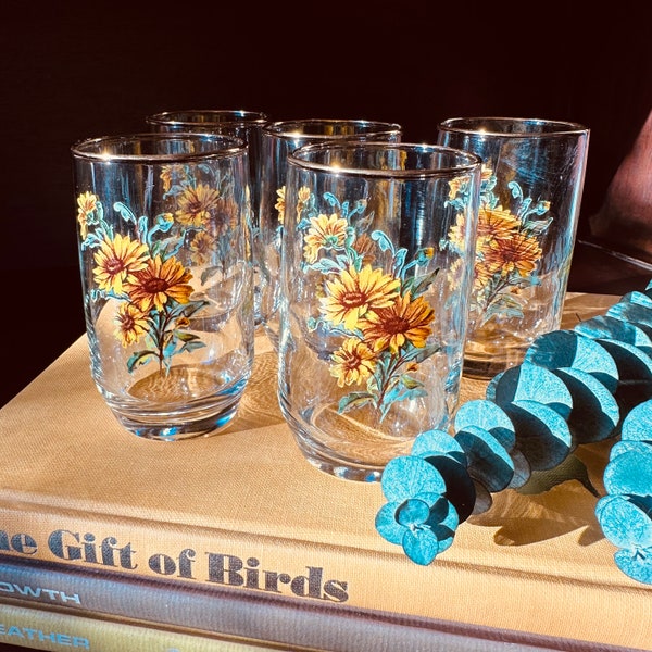 Vintage Set of 5 Small Sunflower Glasses with Gold Rim • vintage kitchen, vintage glasses, vintage glassware, sunflowers, flower glasses