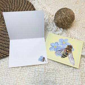 Southern Bee Note Card Pack | Stationery | 5 Notecards with 6 Envelopes | Bee and Forget-Me-Not Flowers | Greeting Card Set | Floral