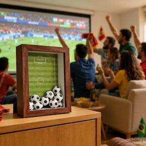 Ram för fotbollsskugglåda med LED-lampor som tillval | Display i valnötsfärgad MDF | Present till fotbollsfan, dekoration för matchdagsminnen | 4x6