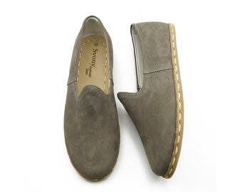 Handmade Leather Loafers: Gray Yemeni Travel Shoes