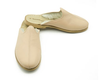 Pantufas femininas de pele de carneiro creme feitas à mão: sapatilhas femininas de pele de carneiro