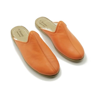 Pantufa feminina de couro de ovelha na cor laranja - Pantufas femininas - Pantufas personalizadas - Pantufas - Pantufas fofas