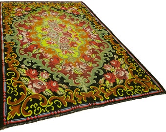 Handmade Moldavian Kilim Rug: Unique Rose Design, 6'7" x 9'4"