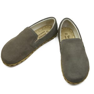 Women's Handcrafted Gray Barefoot Yemeni Leather Shoes - Zero Drop Minimalist Design Yemeni Shoes - Unique Flexible Grounding Slip-Ons