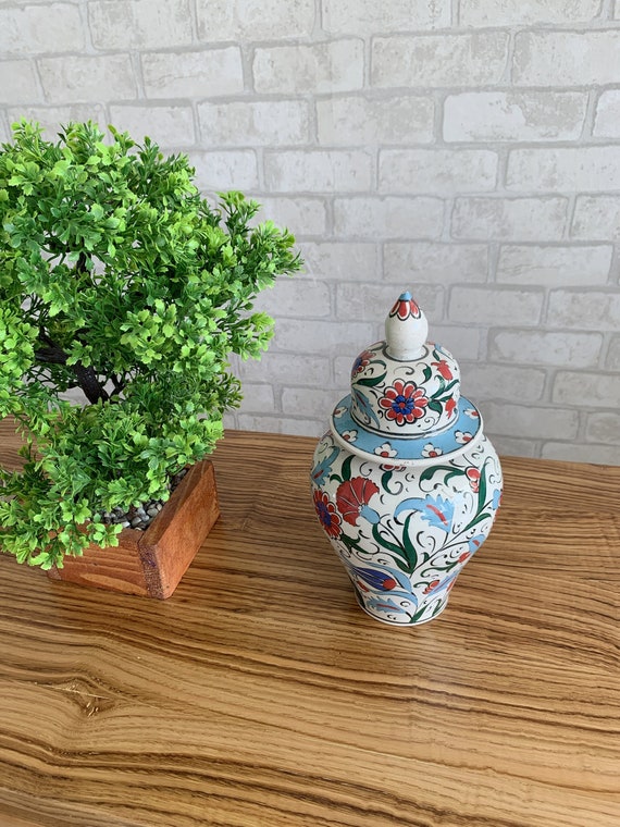 手作りのトルコ陶器製蓋付き花瓶：花飾り - Etsy 日本