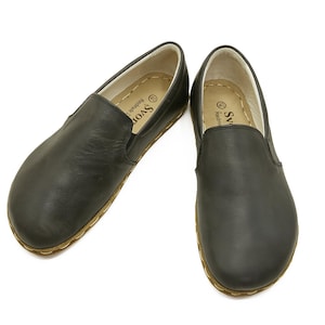 Women's Handcrafted Gray Barefoot Yemeni Leather Shoes - Zero Drop Minimalist Design Yemeni Shoes - Unique Flexible Grounding Slip-Ons