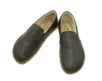 Zapatos yemeníes de cuero gris hechos a mano: zapatos minimalistas sin cordones para mujer