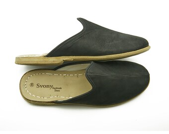 Black Leather Yemeni Slippers: Handmade Slip-On Shoes