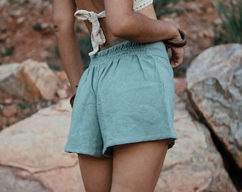 Shorts 'Rakou' in sand and aquamarine color