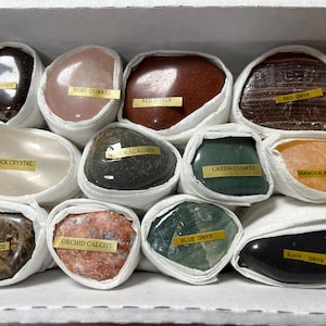 Wonderful Mix minerals gem polished box 170x220 millimetres natural crystal minerals specimen clusters souvenirs WholesaleMineralsBox home