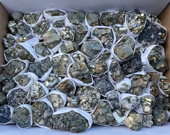 Mix minerals flat Madan Bulgaria natural crystal minerals specimen clusters souvenirs WholesaleMineralsBox