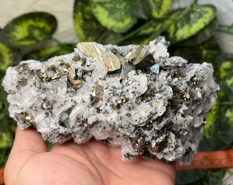 クォーツクロライトマダンブルガリア天然水晶鉱物標本クラスターお土産