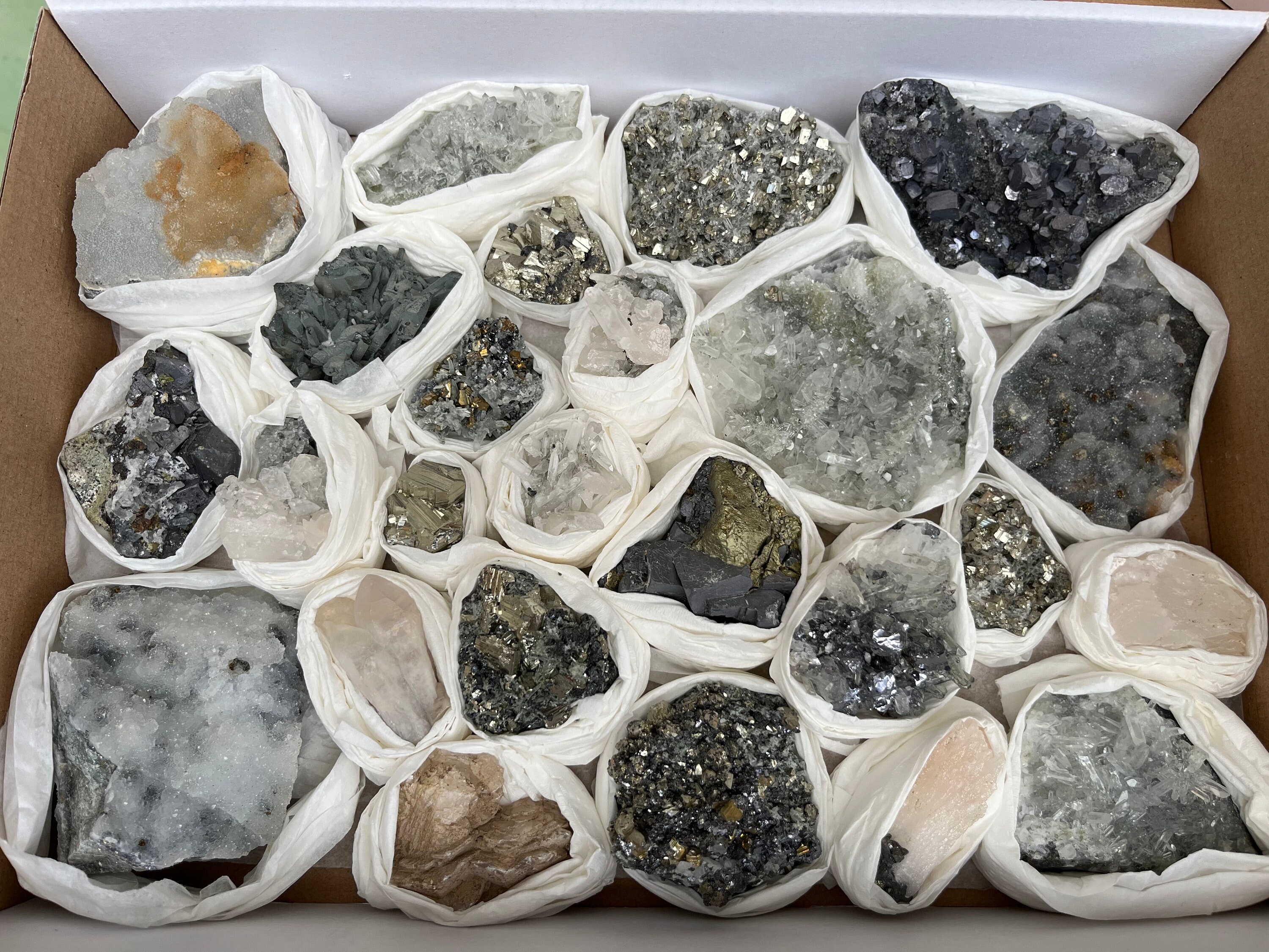 Mix minerals flat 230x300 millimeters Madan Bulgaria natural crystal minerals specimen clusters souvenirs WholesaleMineralsBox