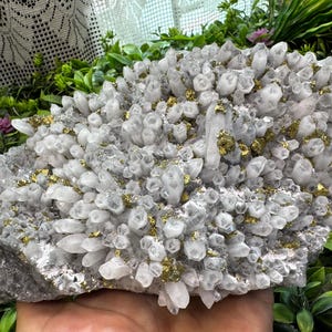 Pierre minérale Quartz Chalcopyrite, matériau en pierre naturelle WholesaleMineralsBox