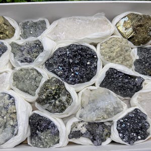 Caja de muestras de minerales de cristal búlgaros, venta al por mayor (300 x 200 mm)