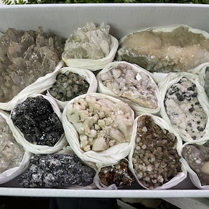 Big box  mix minerals flat 300x400 millimetres Madan- Bulgaria natural crystal crystal minerals specimen clusters souvenirs WholesaleMineral
