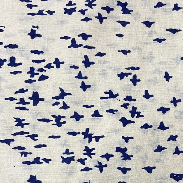 Tissu en coton 100 % à impression de blocs, Coton Oiseaux dans le Ciel Volant parmi les Nuages en Été, Tissu en Coton au Mètre, Amoureux