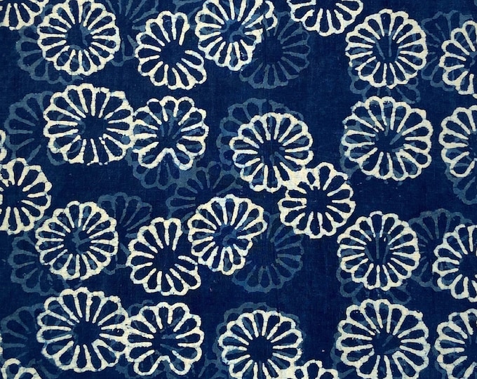 Cotton By The Yard Fabric Indigo Fabric Blue Hand Block Printed Soft Fabric Natural Vegetable Dye Baby Cloth Fabric Dabu floral print FAB462