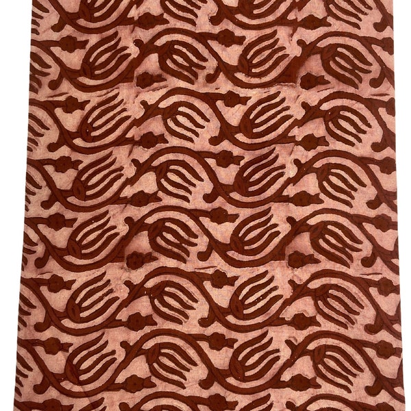 Tissu de course en coton imprimé main Kashish Dabu, tissu de couleur naturelle, impression de bloc Dabu, Inde, tissu ethnique au mètre Fab031