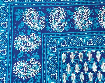 Drap de lit haut de gamme bleu indigo imprimé avec 2 taies d'oreillers Couvre-lit doux et confortable Décoration d'intérieur Décoration de chambre chez Fabricwala (90 x 108) B13