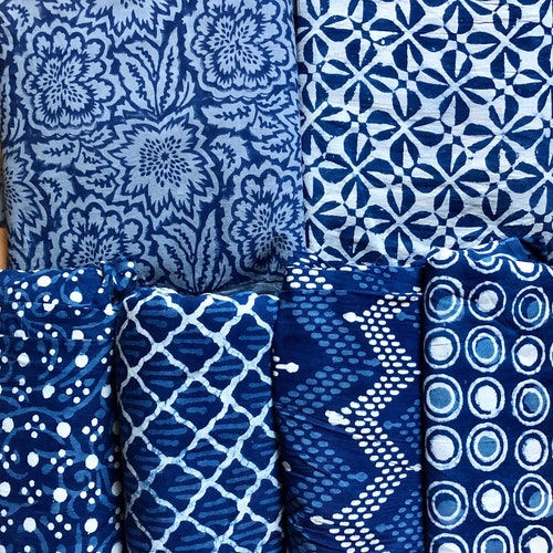 Indigo/Dabu/Blau bedruckter Stoff im Blockdruck Handbedruckte indische Stoff Natürliche pflanzliche Farben Tischdecke Nähstoff