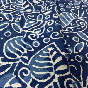 White Blue leaf pattern Indigo/Dabu/block print fabric Hand Printed Indian Fabric Natural Vegetable Dye Tablecloth Sewing Fabric, fab-371