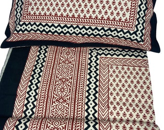 Drap de lit rectangulaire imprimé Bagh Block à bordure noire avec 2 taies d'oreiller Couvre-lit doux et confortable Décoration d'intérieur Décoration de chambre à coucher Fabricwala (90 * 108)