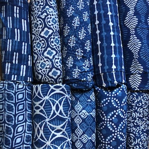 Tessuto indiano stampato a mano con blocchi Indaco/Dabu/Blu Tintura vegetale naturale Tovaglia in tessuto per cucito, Tessuto al metro -2