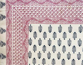 Élégance intemporelle : draps à fleurs rouges, blancs et noirs avec taies d'oreiller. #Draps #Imprimés floraux". (60 x 90) B64