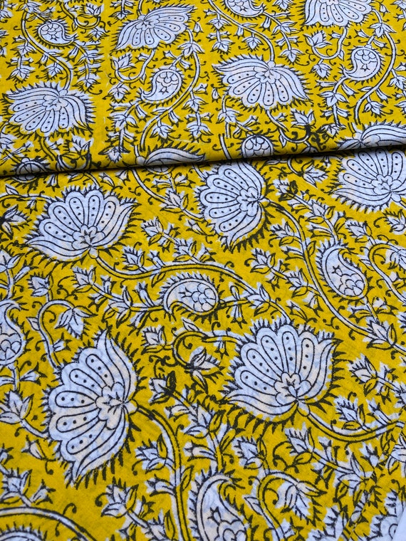 Tissu Coton Imprimé Main Bagru Indien - 5 Yards (environ 4.5m), Largeur 45", Motif Floral Rose