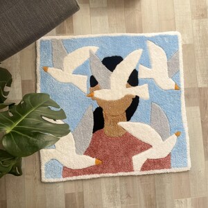 Handmade Tufted Rug: Shaggy Acrylic & Bamboo Blend, 'Free Woman' Design image 5
