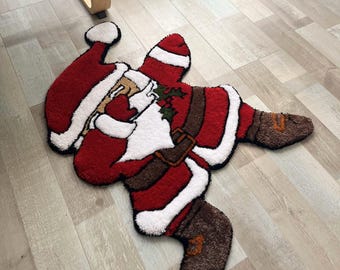 Alfombra de mechones con diseño de Papá Noel loco – Concepto navideño de 58 cm