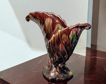Royal Haeger &#39;Green Briar&#39; Leaf Vase 1940s