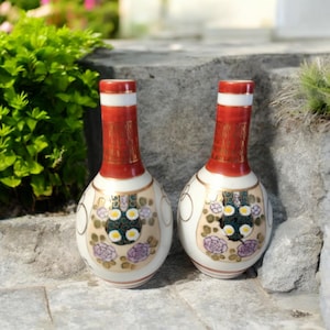Japanese Kutani Porcelain Bud Flower Vase Sake