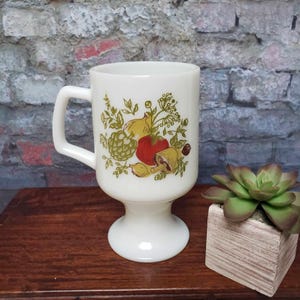Corning Spice of Life Footed 10oz. Mug Cup White Milk Glass Mushroom