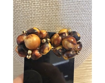 Vintage Hong Kong Tortoiseshell Bead Cluster Clip On Earrings Gold Tone Mid Cent