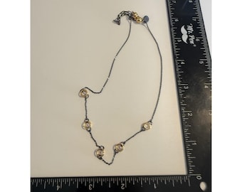 Melania Clara Halskette aus verschiedenen Metallen und Kristallen, goldfarbener Magnetverschluss, 40,6 cm (16 Zoll)