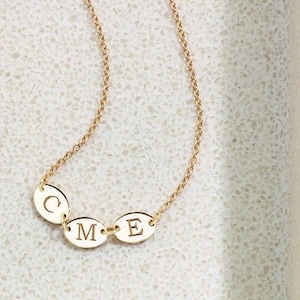14K Gold Engraved Initials Necklace, PERSONALIZED Engraved Initial Disc Necklace, Custom Name Jewelry, Gold Engraved Family Necklace